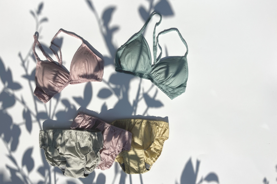 「気づかない緊張感」を解放していく。春、自分を整える下着の話。