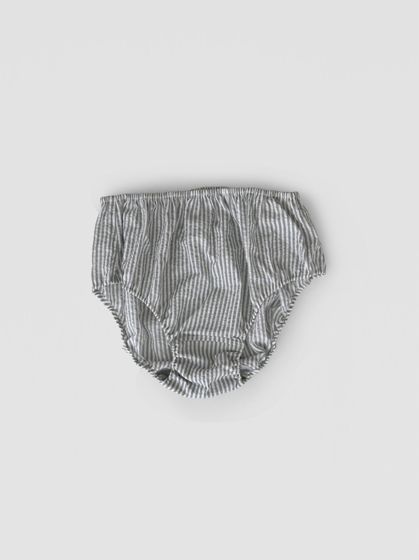 【MID】 KONPEITO FOG STRIPE　静かな朝の空気をまとったような、涼やかなグレー。