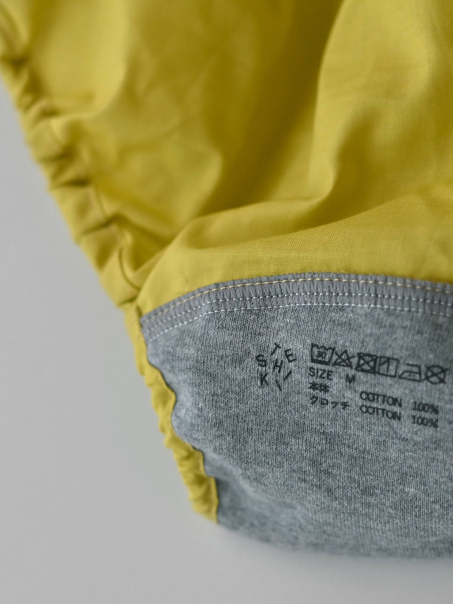 【MID】NO.4 MUSTARD 夏の光に映える、どこかヘルシーで大人っぽいマスタード。