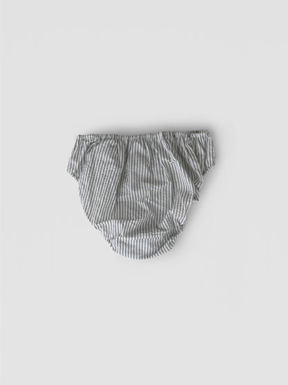 【SHORT】 KONPEITO FOG STRIPE　静かな朝の空気をまとったような、涼やかなグレー。