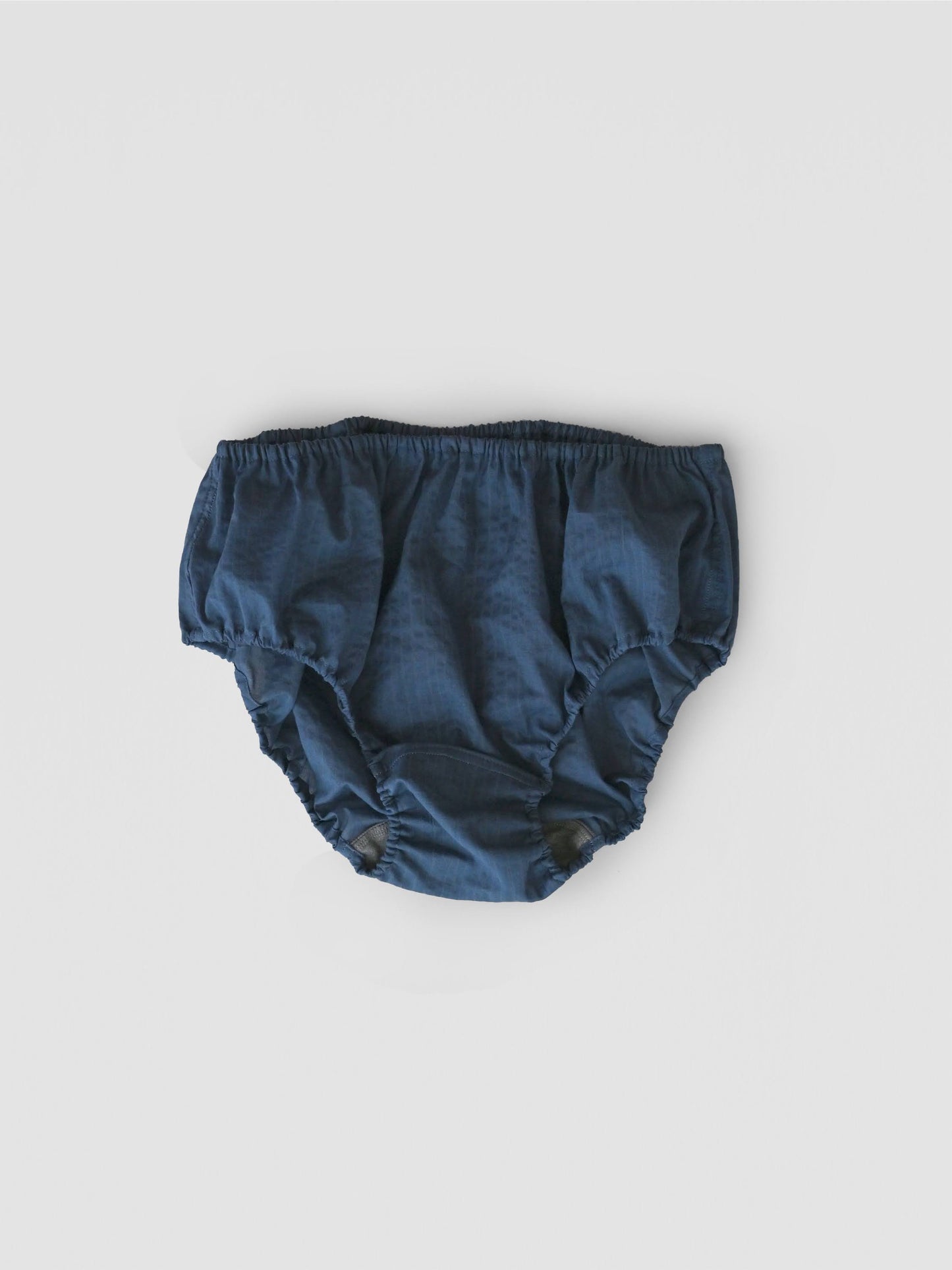 【MID】 KONPEITO MIDNIGHT　どこか紫をはらんだ、深く穏やかな真夜中のブルー。
