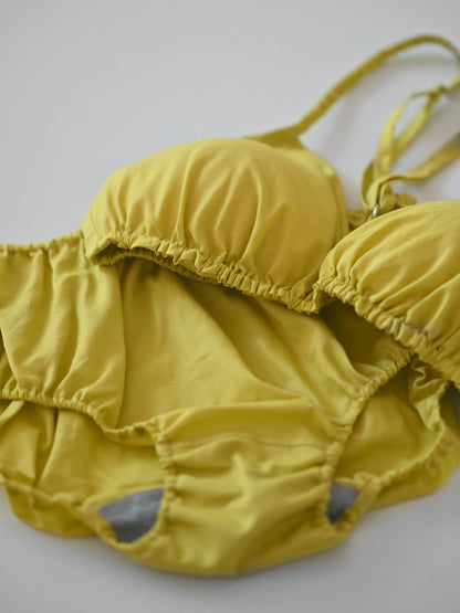 【MID】NO.4 MUSTARD 夏の光に映える、どこかヘルシーで大人っぽいマスタード。
