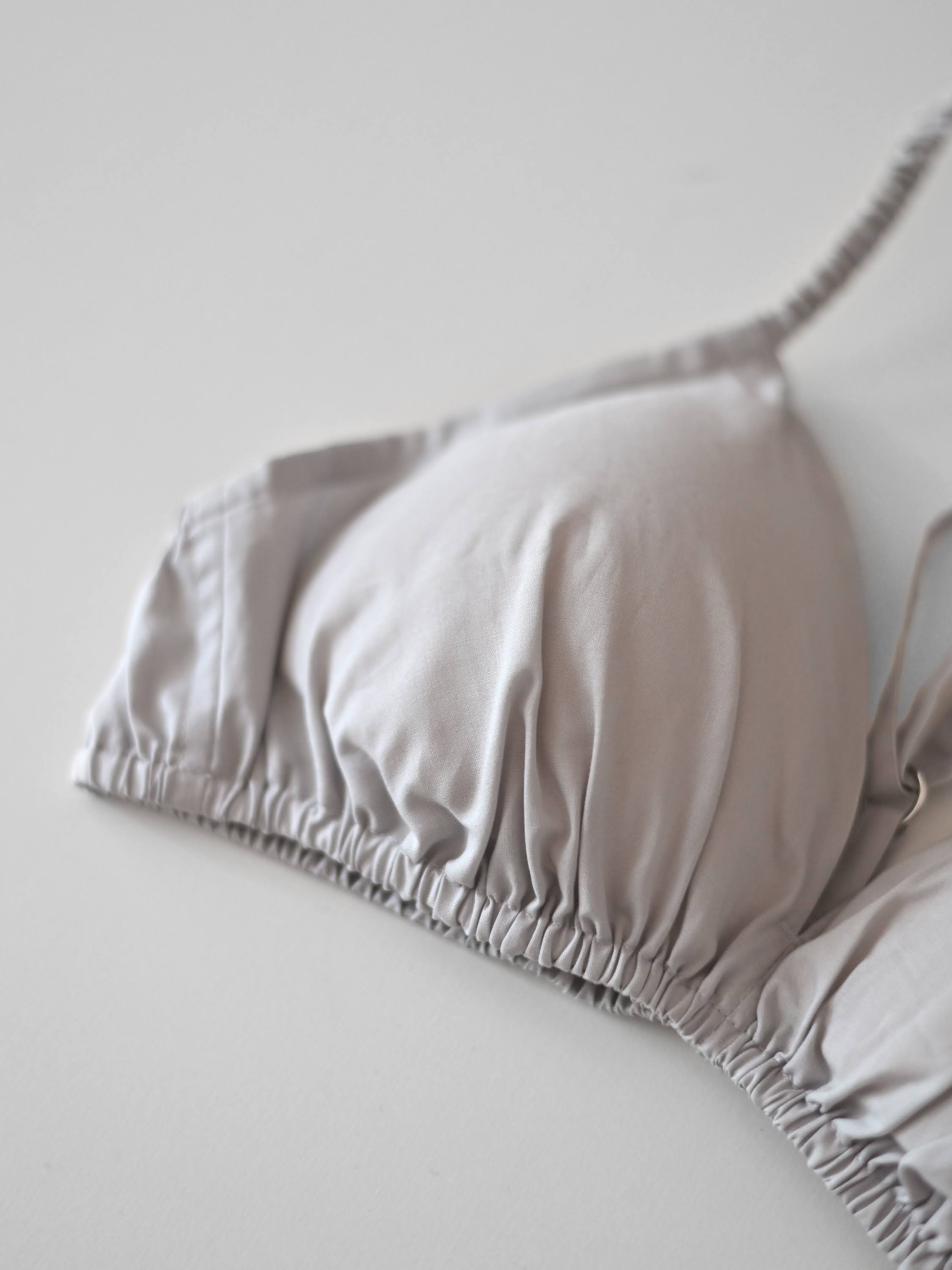 NO.29 DOLPHIN BRA 水面を跳ねる、イルカの滑らかな背中。 – TESHIKI