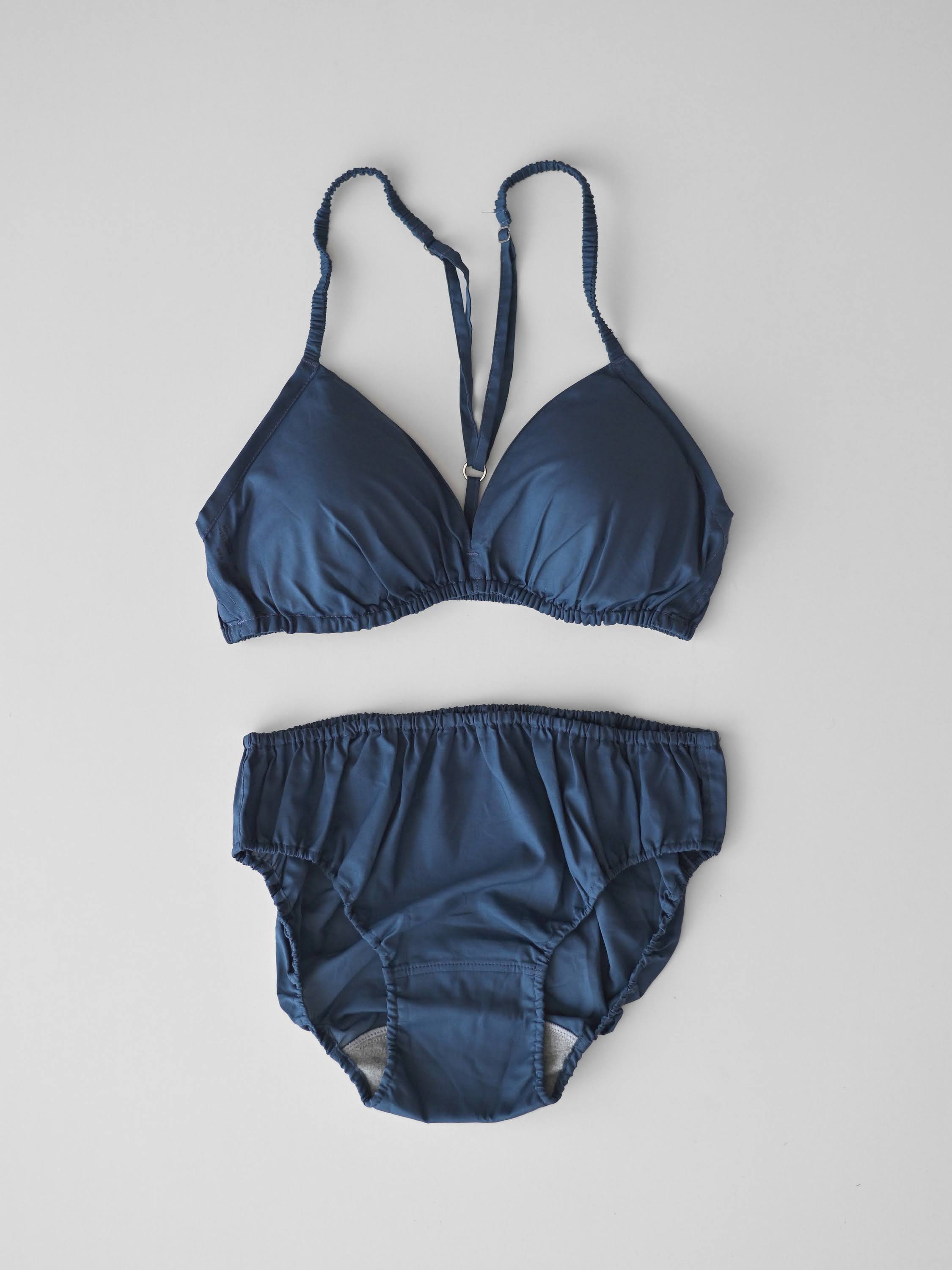 NO25 STEEL BLUE PANTS 夜明け前の、冷たく研ぎ澄まされた空気