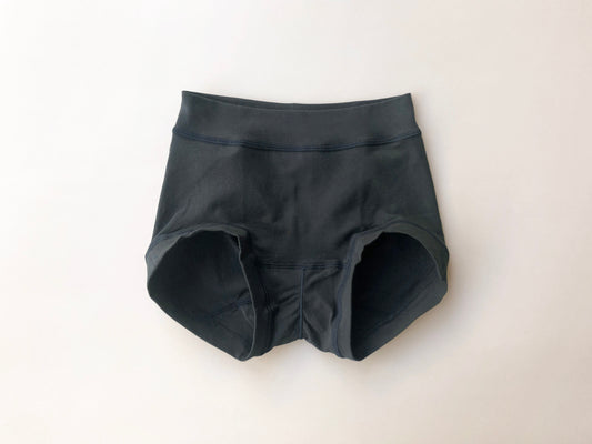 SISIFILLE PERIOD SHORTS BOX PANTS　NIGHT BLUE