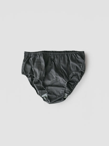 【MID】NO.18 INK BLACK PANTS　ペン先からこぼれ、紙にじんわりと馴染んだインクの色。