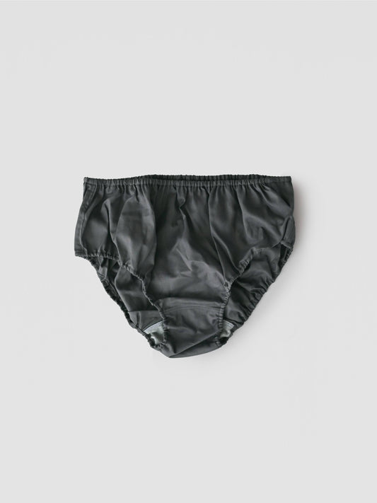 【MID】NO.18 INK BLACK PANTS　ペン先からこぼれ、紙にじんわりと馴染んだインクの色。