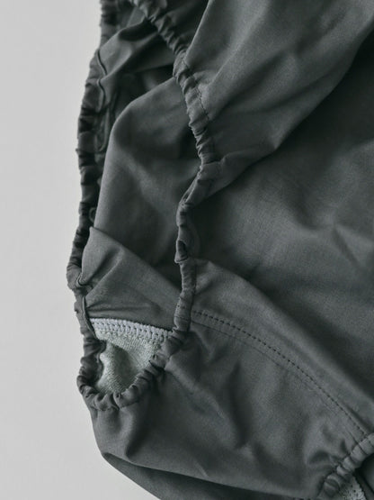 【MID】NO.18 INK BLACK PANTS　ペン先からこぼれ、紙にじんわりと馴染んだインクの色。
