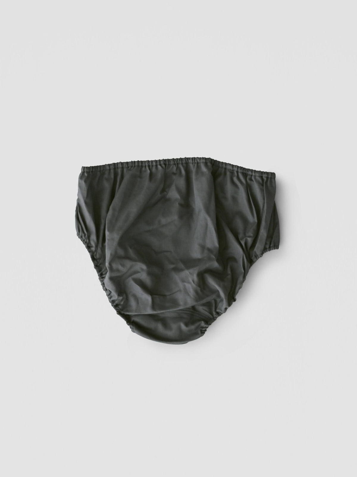 【MID】NO.18 INK BLACK PANTS　ペン先からこぼれ、紙にじんわりと馴染んだインクの色。