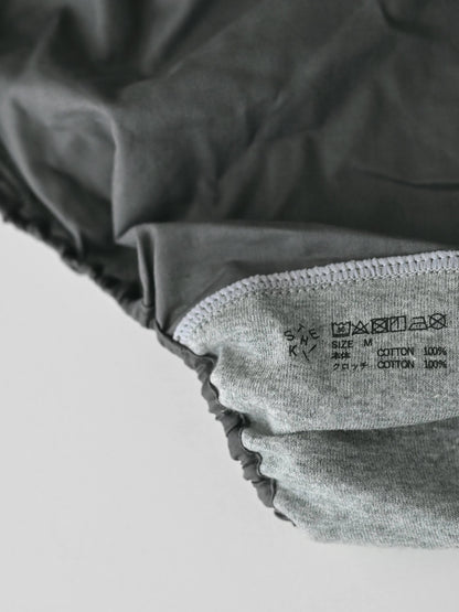【MID】NO.18 INK BLACK PANTS　ペン先からこぼれ、紙にじんわりと馴染んだインクの色。