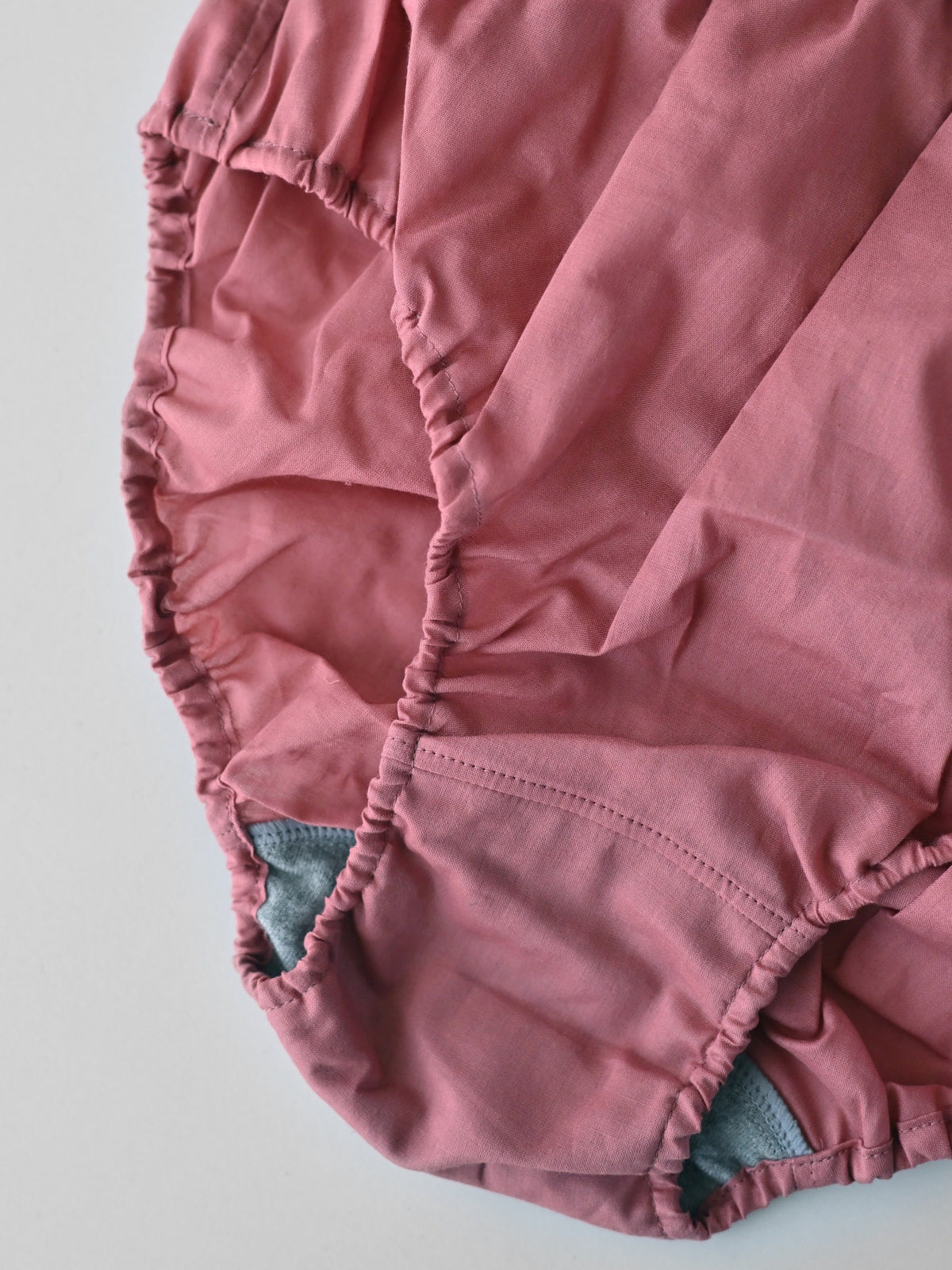 【MID】NO19 OLD ROSE PANTS　時を経て、愛着を増したバラの花びら。