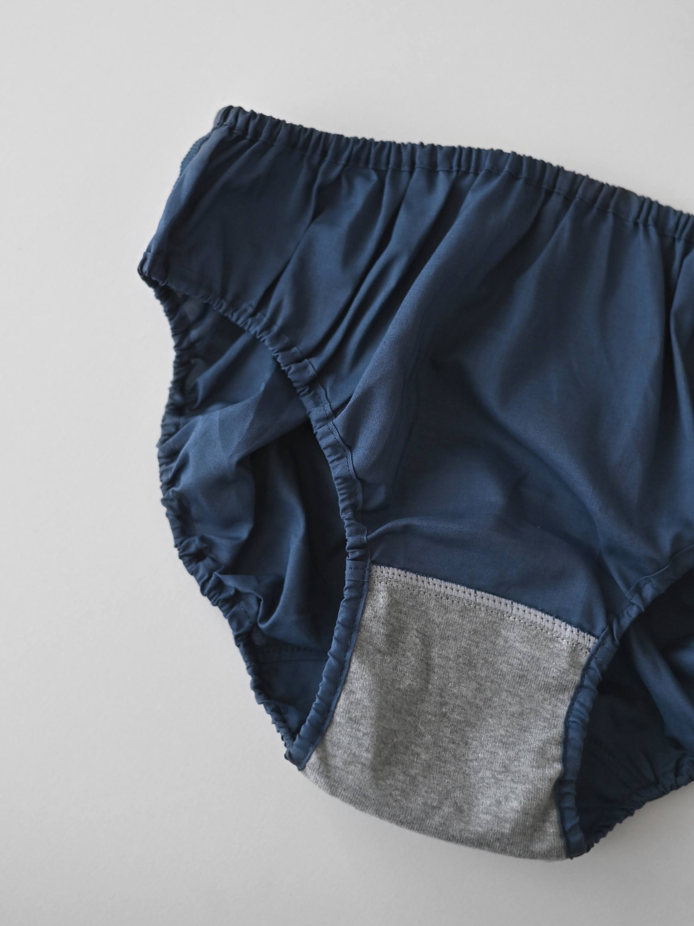 NO25 STEEL BLUE PANTS 夜明け前の、冷たく研ぎ澄まされた空気
