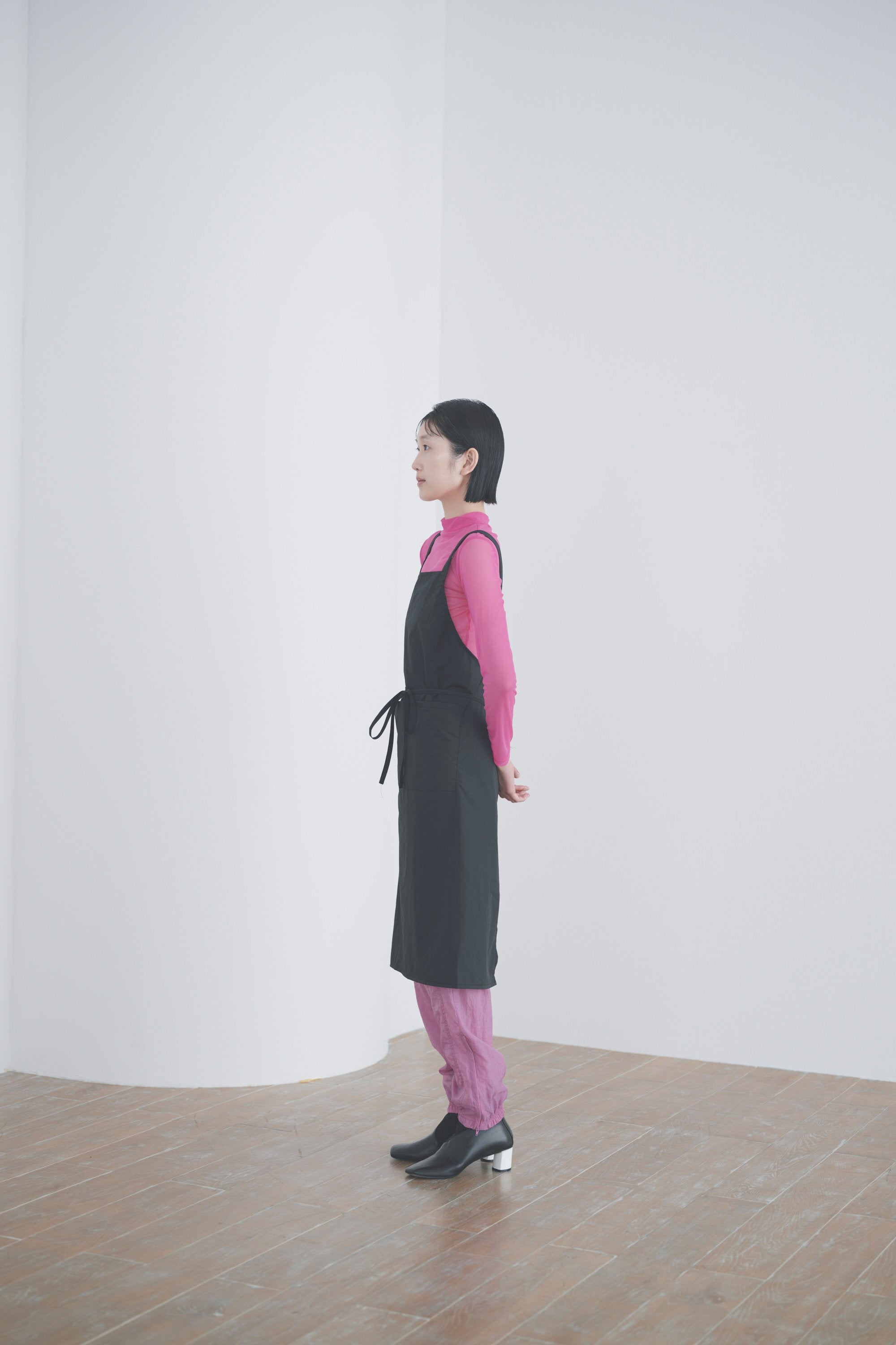 HAIR SALON APRON / BLACK – TESHIKI ONLINE