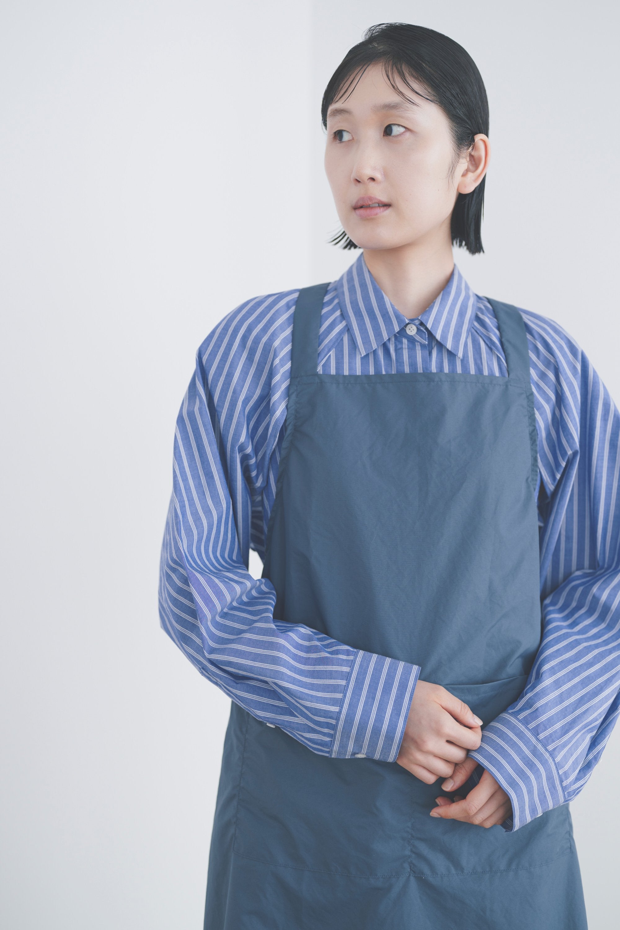 HAIR SALON APRON / BLUE – TESHIKI ONLINE