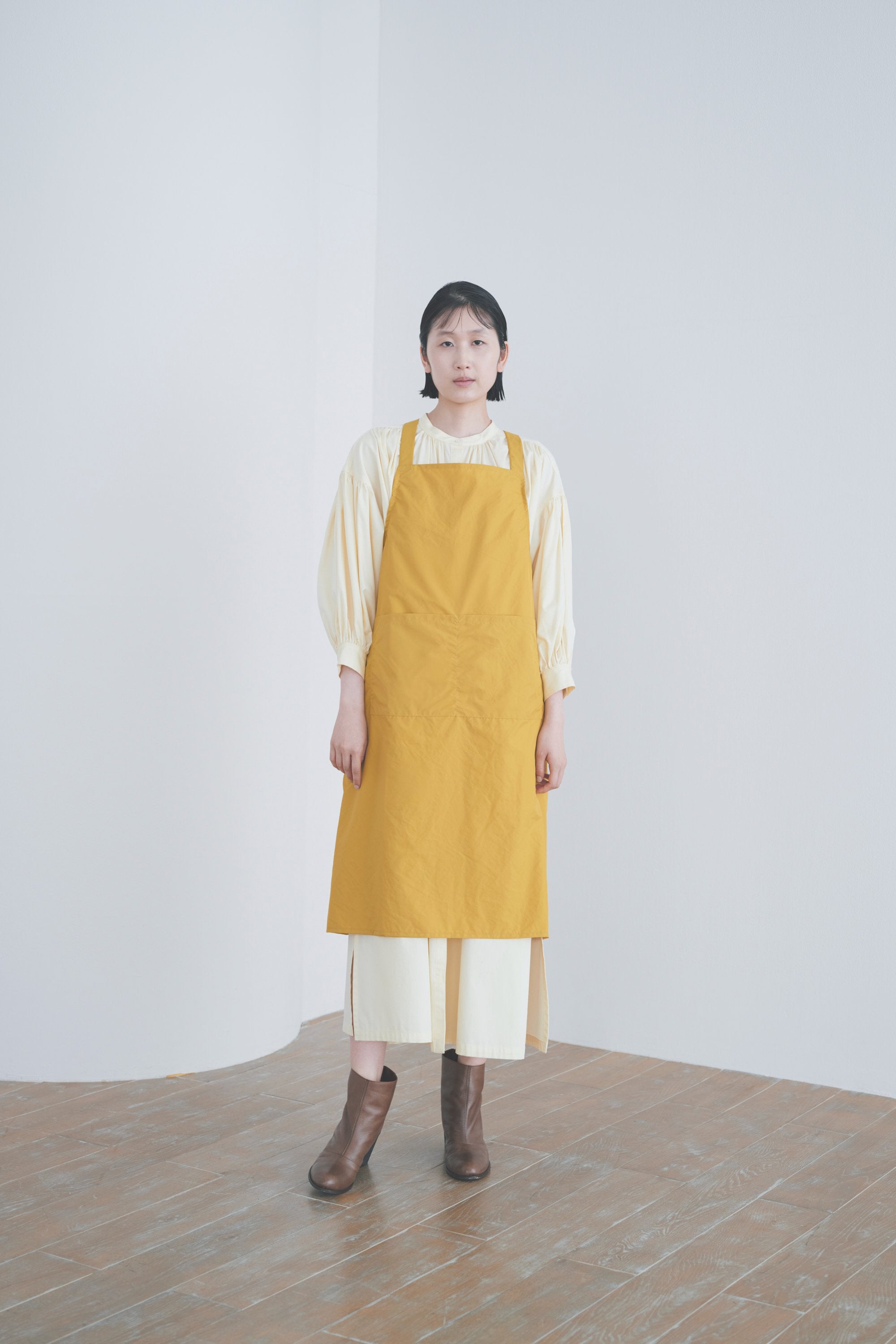 HAIR SALON APRON / MUSTARD – TESHIKI ONLINE