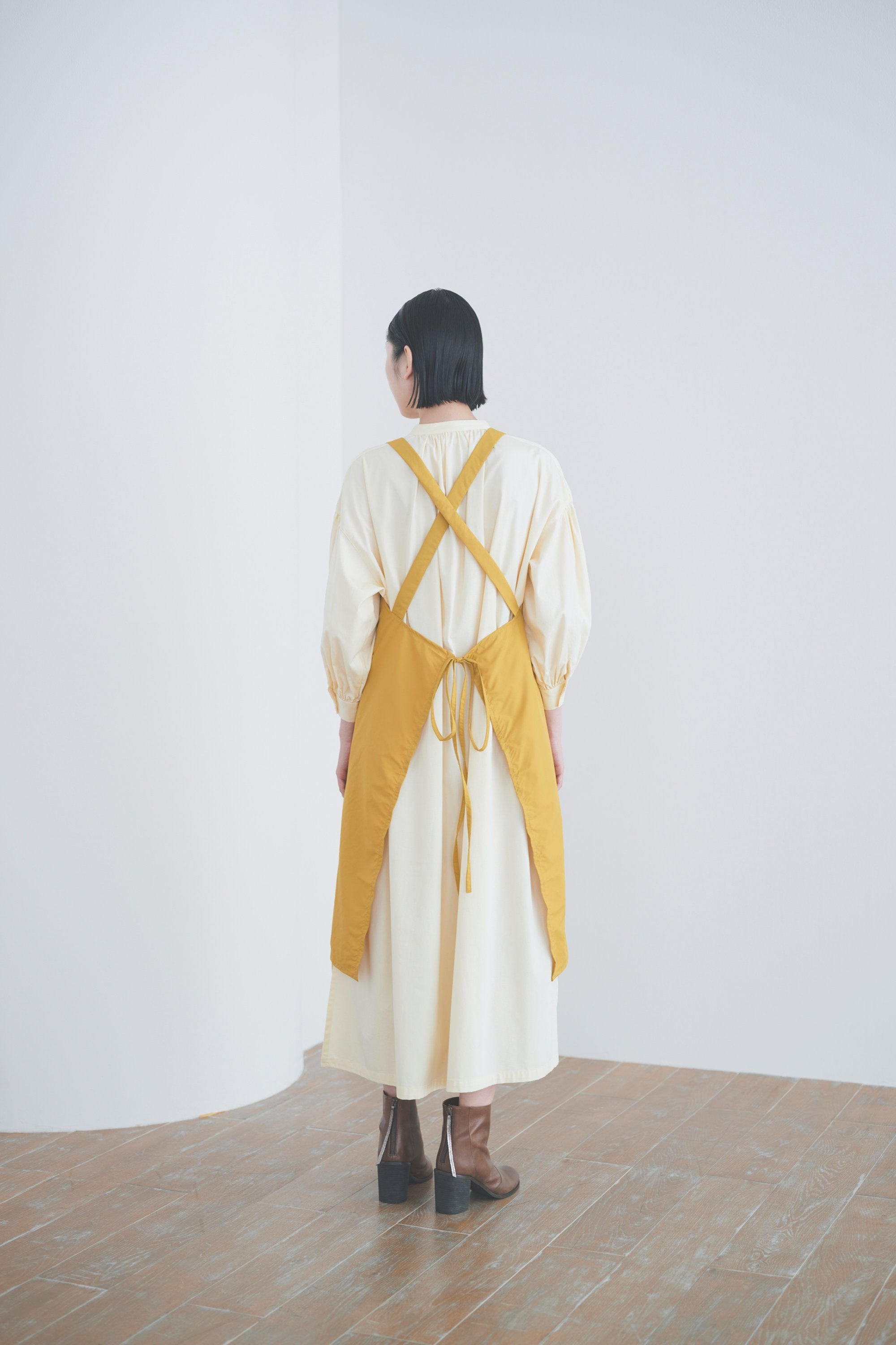 HAIR SALON APRON / MUSTARD – TESHIKI ONLINE