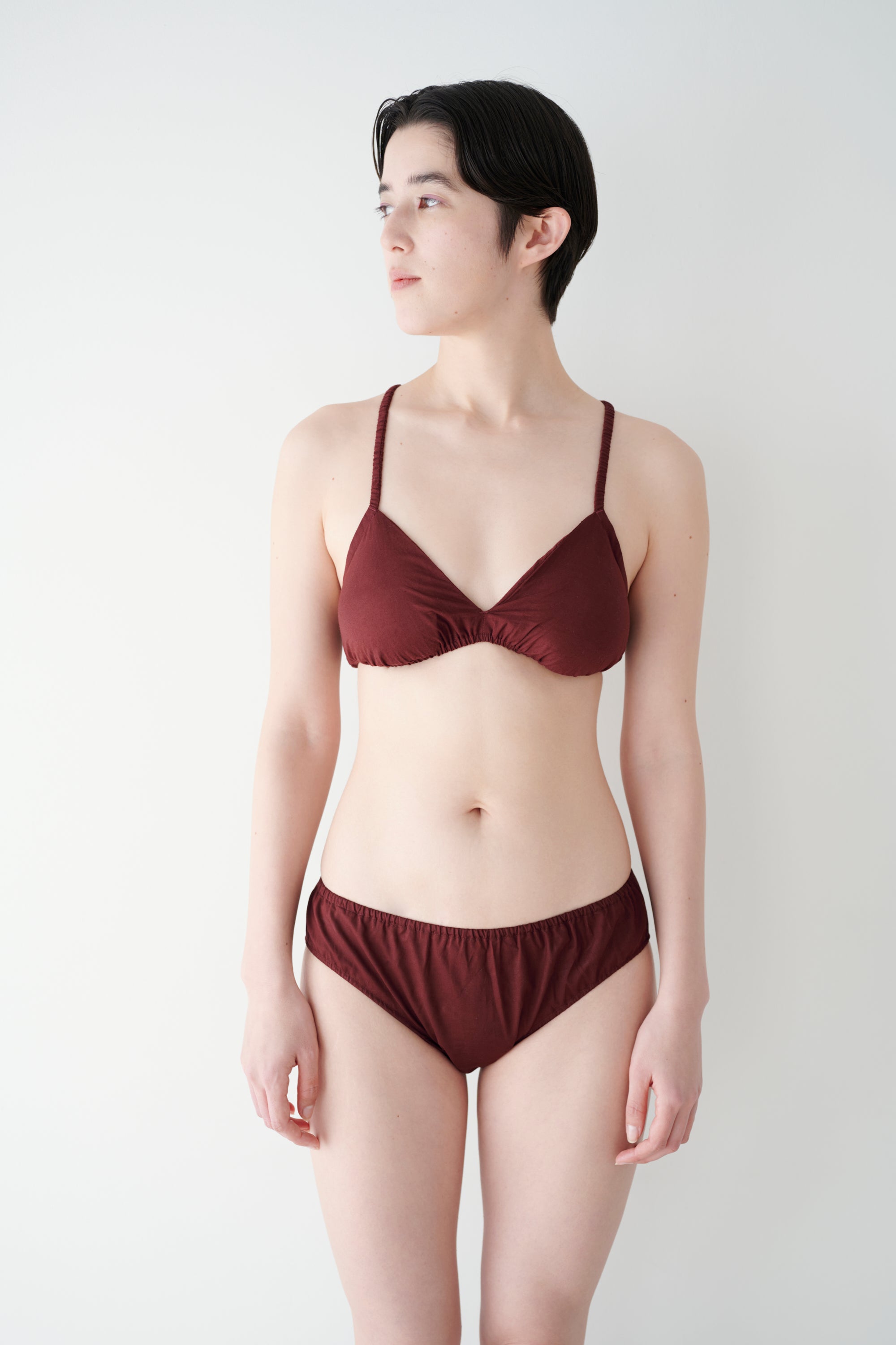NO.20 BORDEAUX PANTS 熟成されたワインのように、深く、芳醇な赤